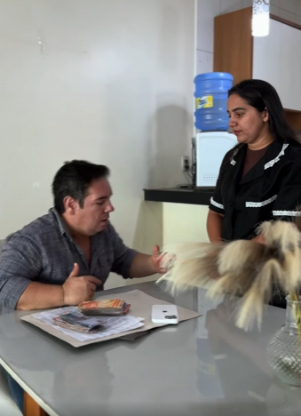 D2000009 Fez o patrão mandar a outra funcionária embora part2