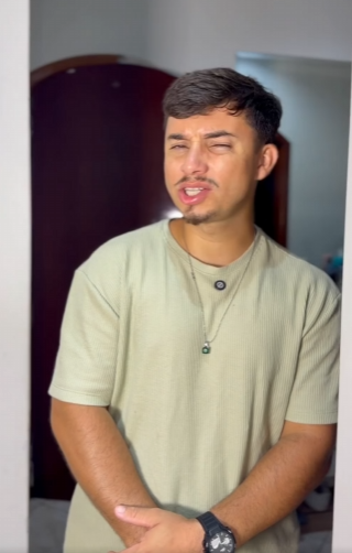 D1800002 sogra deu comida part2