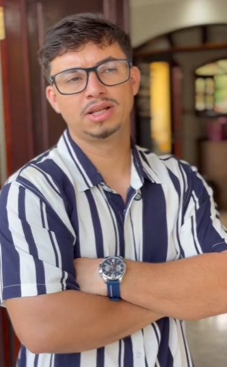 D1800012 Ele expulsou entea part2