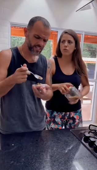 D2000005 Quando vizinha folgada não te dá sossego víde part2