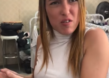 D0100011Ele tratou sua namor part2