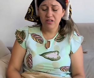 D2000010 Uma mãe cuida de filhos, mas filhos não cuid part2