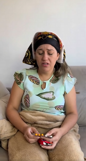 D2000010 Uma mãe cuida de filhos, mas filhos não cuid part2