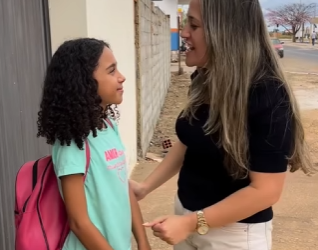 D2000011 Garota esperta revelou infidelidade de seu pai part2