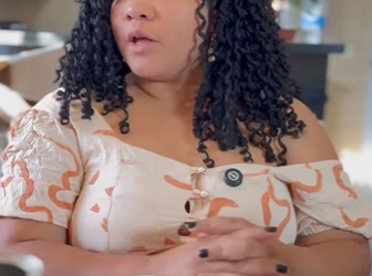 D1800008 Madrasta da leite estragado para enteada pensando part2