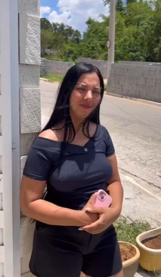 D0400005 Este homem não pode falar com mulheres porque sua part2