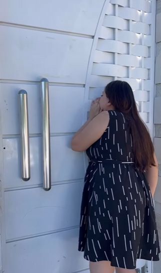 D0400008 Grávida retira as fraldas da vizinha part2