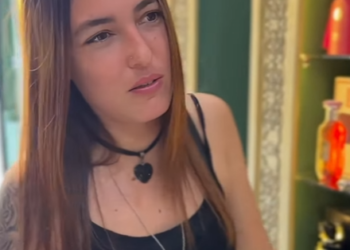 D1800014 Ela na queria ajudar seu pro prio amigo… part2