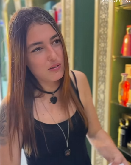 D1800014 Ela na queria ajudar seu pro prio amigo… part2