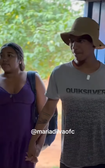 D1000006 Filho recebe uma lição da mãe parte part2