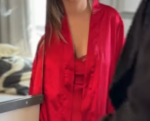 D0100012 Ele BEIJOU patroa ESCONDIDO do marido! part2