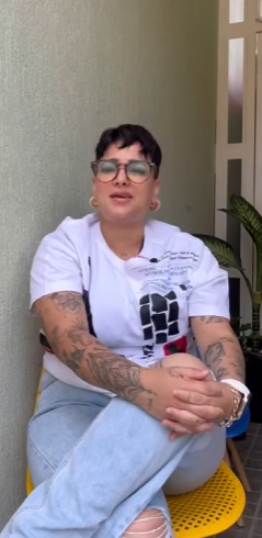 D0400007 Ela negou uma refeição a uma criança, e enquanto mentia para os vizinhos dela perdeu um grande presente part2