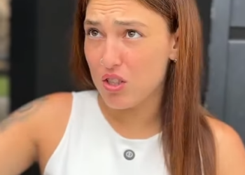 D1800004 Irmã mais velha da uma lição na irmã atrevida… part2