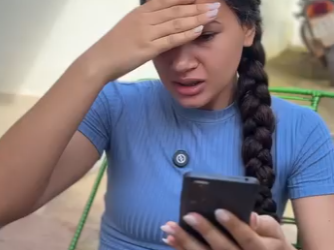 D1000004 A manicure foi fazer as unhas da cliente e se surpreendeu ao encontrar seu marido na casa dela part2