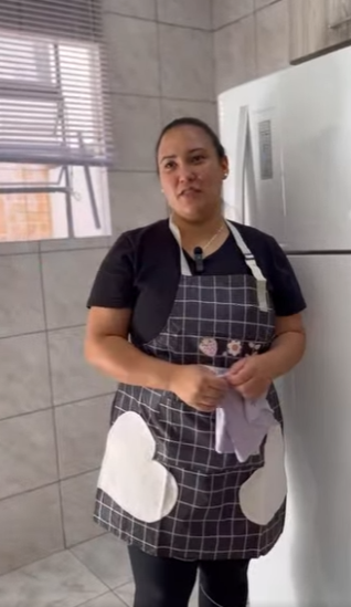 D1800007 Empregada hum1lha mendiga, mas teve uma grande liç part2