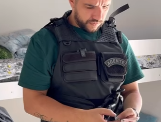 D1800004 Ela estava preparando uma surpresa para seu aniver part2