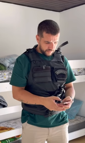 D1800004 Ela estava preparando uma surpresa para seu aniver part2