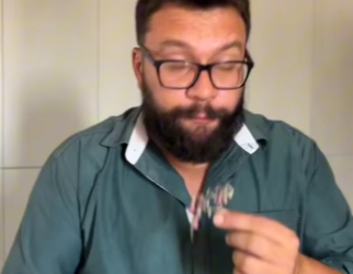 D2000003 Ela queria surpreender namorado pelo seu anivers part2