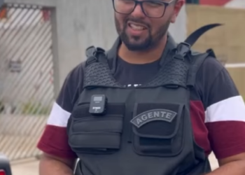 D1800003 Nunca mexa com filha de um comandante part2