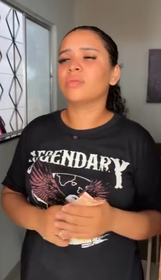 D1000002 Ela pediu 20 reais emprestado por necessidade, mas acabou sendo recompensada de forma que nunca ima part2