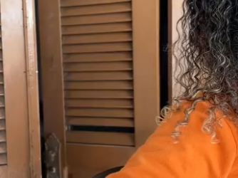 D1000007 Ela estava trabalhando e foi fazer uma entrega, mas olha com quem ela deu de cara part2