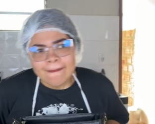 D1000009 Ela desconfiou da empregada part2