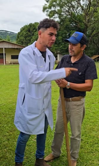 D0400001 Pai trata um filho diferente do outro part2