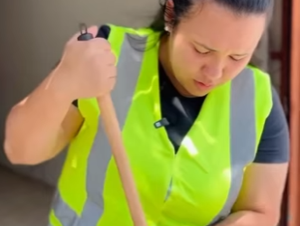 D1800003 Ele humilhou as ex esposa por ser faxineira part2