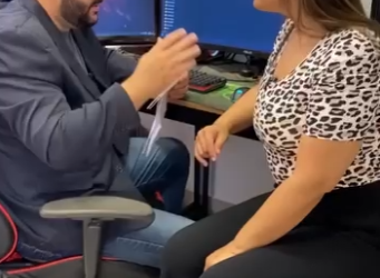 D2000004 Essa mãe fez isso com suas filhas por esse motivo part2