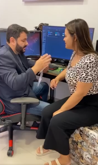 D2000004 Essa mãe fez isso com suas filhas por esse motivo part2