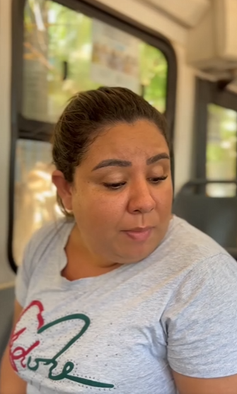 D2000001 Ele riu da aparência dela até descobrir QUEM ela part2