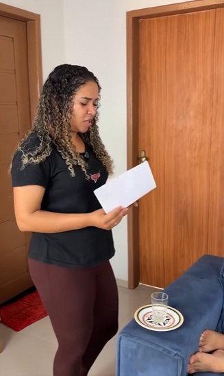 D1000003 Ela o salvou de cair em um golpe part2