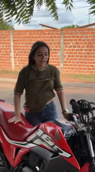 D1000001 Ela a julgou sem saber quem era part2