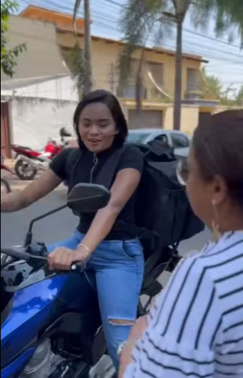 D2000003 Dona de pizzaria se vestiu de mendiga descobre part2