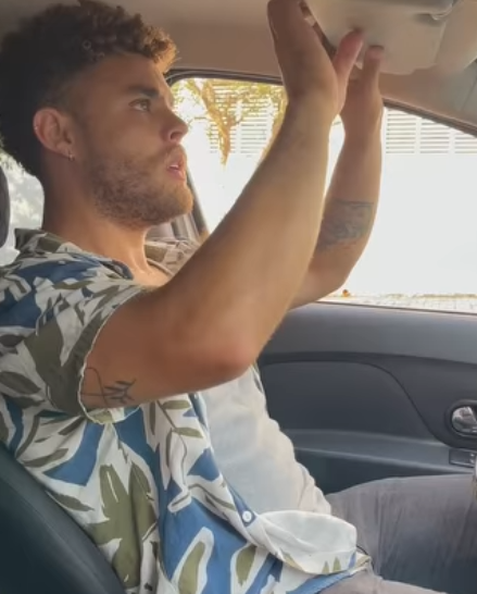 D2000005 Ela carregava sua cama part2