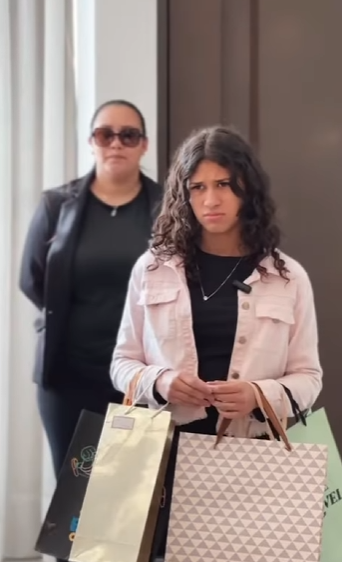 D1800012 Minha filha humilh4va todas empregadas, mas ensine FULL