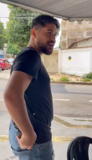 D2000010 Patrão finge ser cli part2