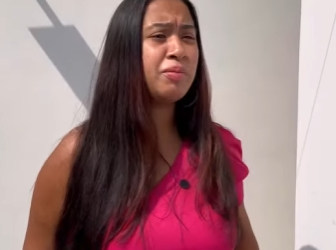 D0400008 Levou sua melhor amiga para casa mandou sua irmã part2