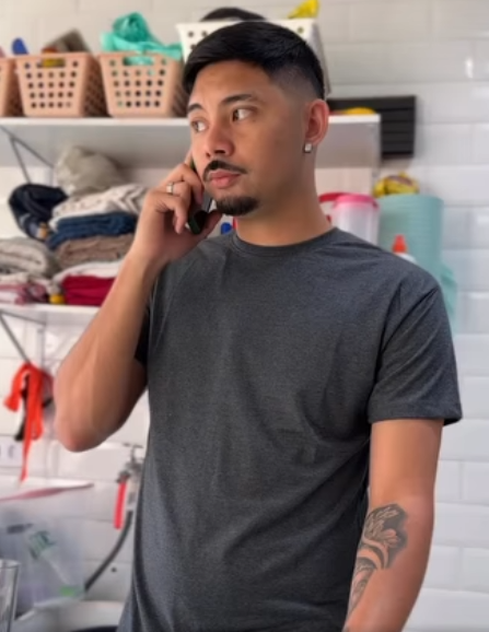 D0100004 Ela precisava chegar na hora certa para reunião part2