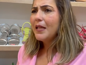D2000008 Empresário rude coloca pra fora da sua loja clie part2