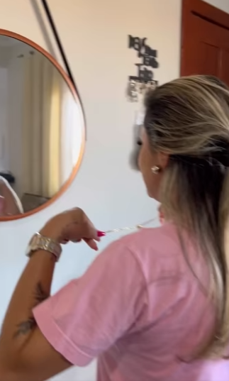 D2000017 Mulher conhece homem part2