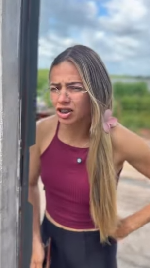 D2000006 Nunca deixe seus filhos sozinho em casa. perigo part2