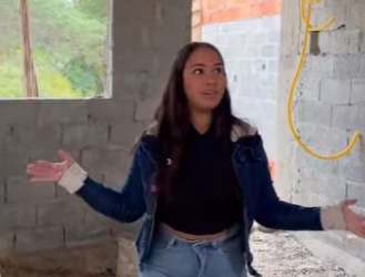 D0400012 Ela pensou que seus proprietários nunca mais volt part1