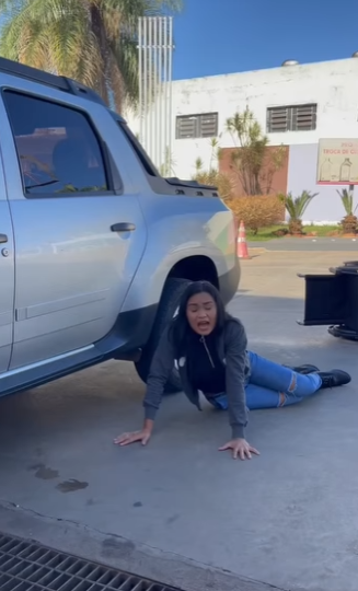 D2000006 Idoso foi demitido por ajudar jovem c4d3ir4nte part1