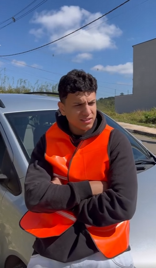 D0400011 Motorista dizia aos clientes que não tinha para de part2