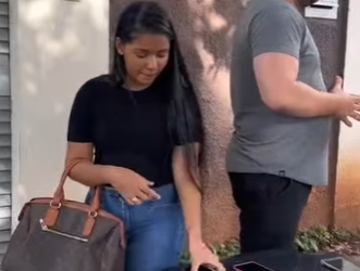 D2000004 Ele traiu um pobre homem sem imaginar que aconte part1