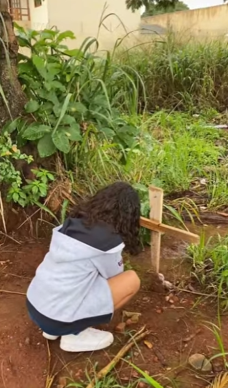 D2000005 Menina perdeu mãe procurava uma forma de se al part2