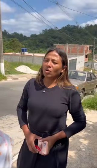 D0400006 Ela permitia que sua vizinha cozinhasse em casa, part2