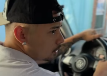 D0100002 Ela permitiu que sua filha fosse mal criada com um part2