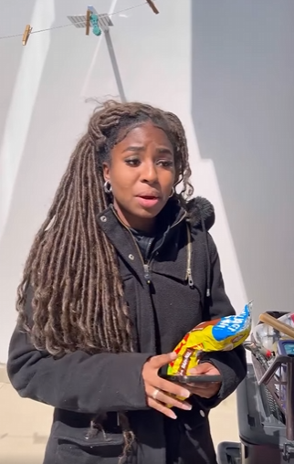 D0400014 Mulher coloca senha da sua Internet nos vizinho part2